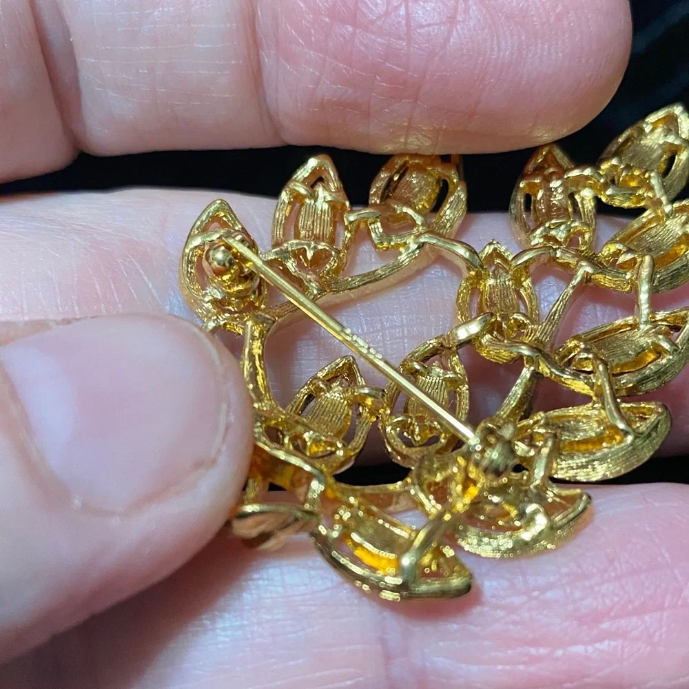 Elegant vintage Napier Gold Leaf Brooch pin